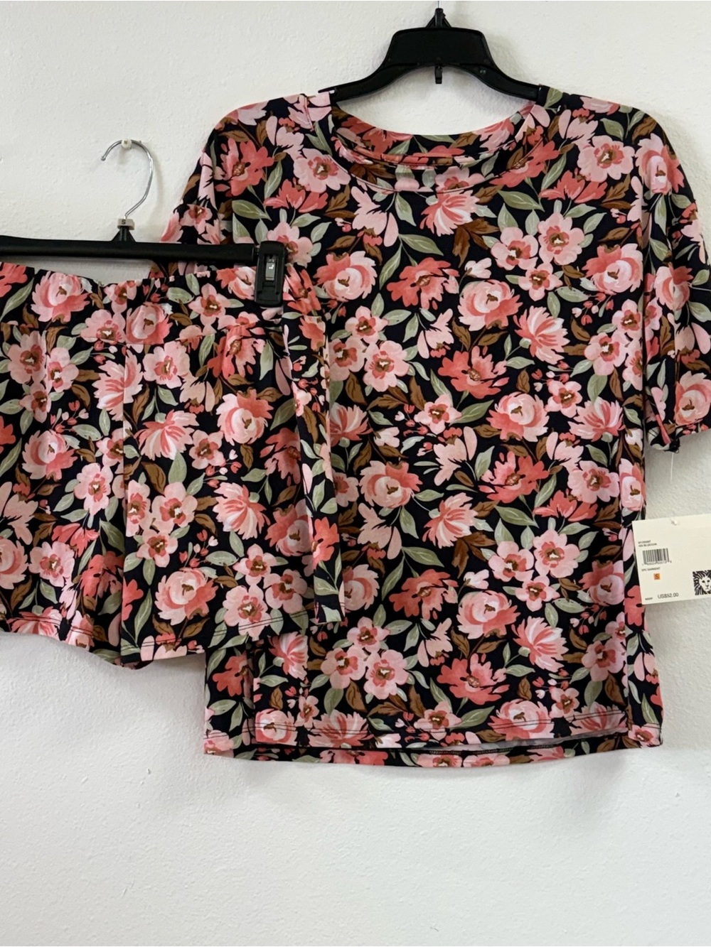 ANNE KLEIN 2pc Garment  Woman Floral Short Sleeve Tee  and short